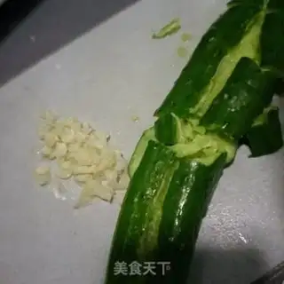 Make cucumber with pork step 1