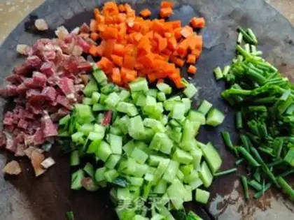 Make Carrot cucumber beef step 0