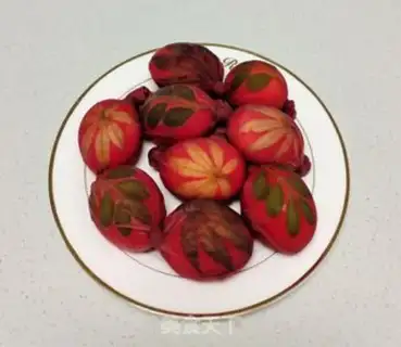 Make Creative color art egg step 9