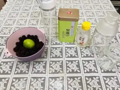 Make Yang Mei Iced Lemon Tea step 0