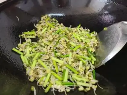 Make Garlic sprouts step 2