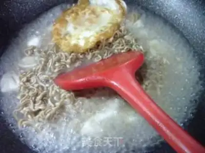 Make Fryed eggs, chubby noodle step 2