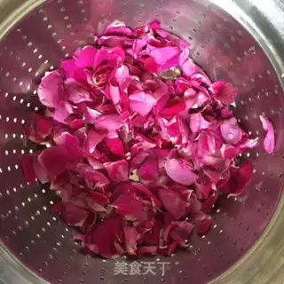 Make Rose milk boils eggs step 2