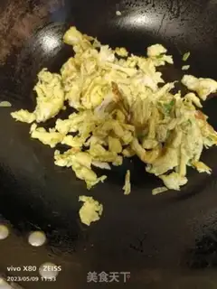 Make Scrambled tomato eggs step 3