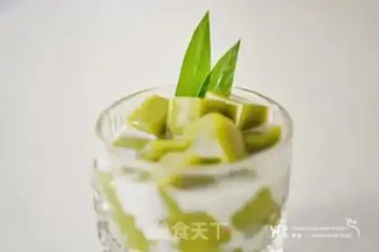 Make Panda flowers with tea and coconut powder step 5