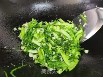Make Garlic daisies step 3