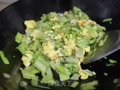 Make Scrambled eggs step 3