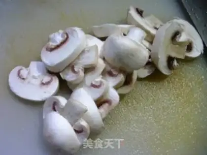 Make Mushroom noodles step 1