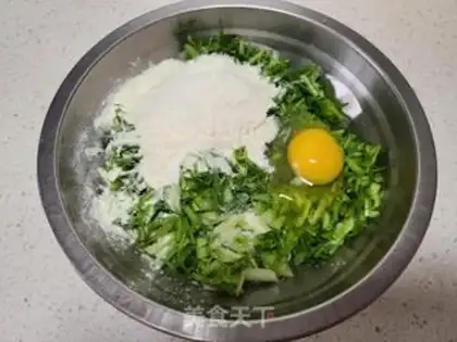 Make Pyramid egg pancakes step 3