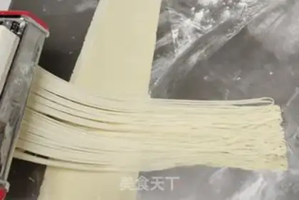 Make Breakfast egg noodles step 4