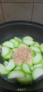 Make Shrimp-covered melon soup step 6