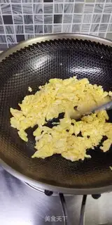 Make Tomato egg fried rice step 2