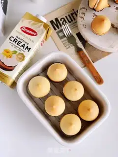 Make Half a circle cake from Shirakawa air step 7