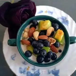 Make The croissant blueberry yogurt bowl step 7