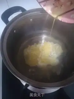 Make The egg bouquet soup step 2