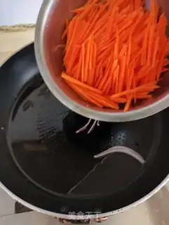 Make Carrot and yellow florist step 4