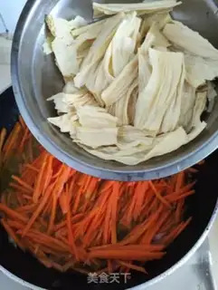 Make Carrot and yellow florist step 5