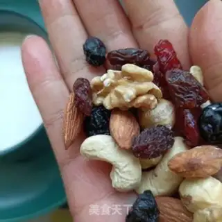 Make Cherry blueberry yogurt bowl step 2