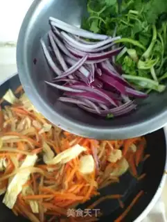 Make Carrot and yellow florist step 7