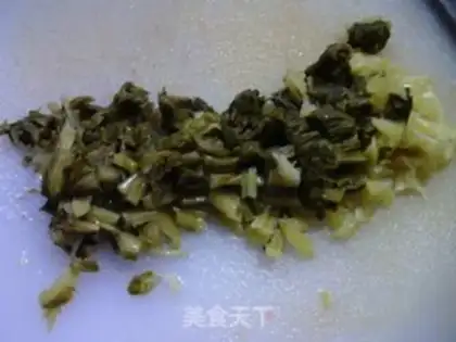 Make Pickle shrimp soup step 1