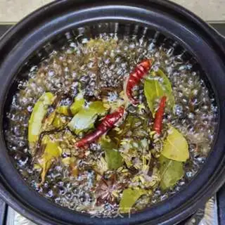 Make Five spicy tea eggs step 5