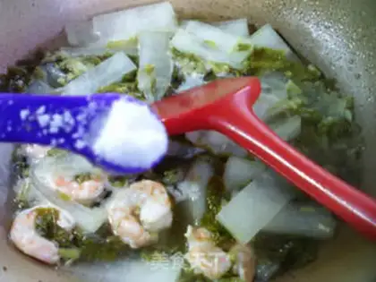 Make Pickle shrimp soup step 8