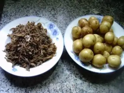 Make Scrambling and burning potatoes step 0