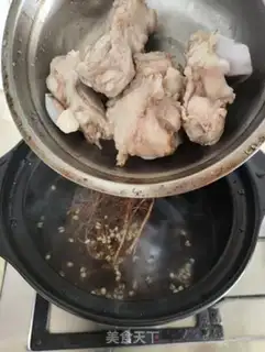 Make Five-fingered peach corn and pork soup step 4