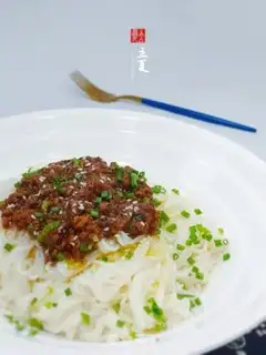 Make Meat sauce for noodles step 1