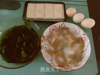 Make Shrimp dress and silk soup step 0