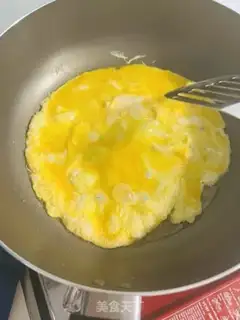 Make The greens are making eggs step 0