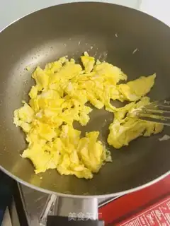 Make The greens are making eggs step 1