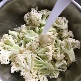 Make Flower salad step 1