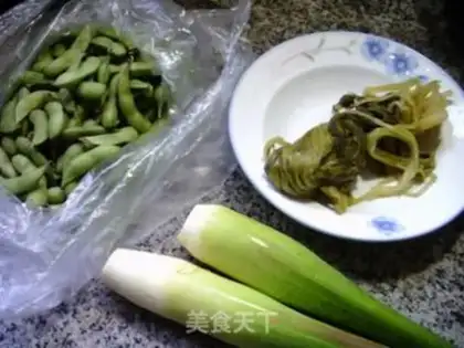 Make The pickles are white and fried beans step 0
