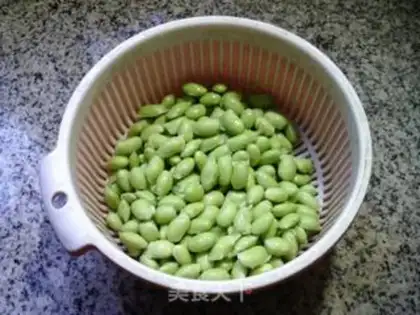 Make The pickles are white and fried beans step 1