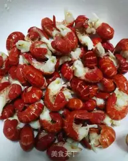 Make Spicy little lobster tail step 0