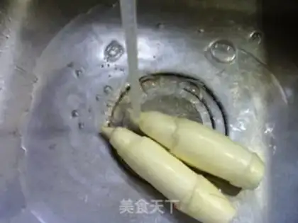 Make The pickles are white and fried beans step 2
