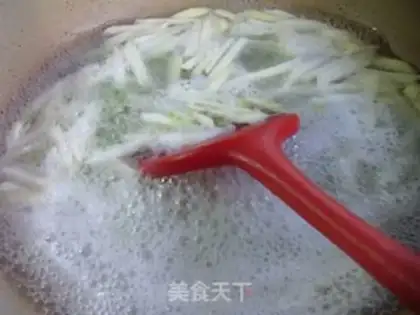 Make The pickles are white and fried beans step 6