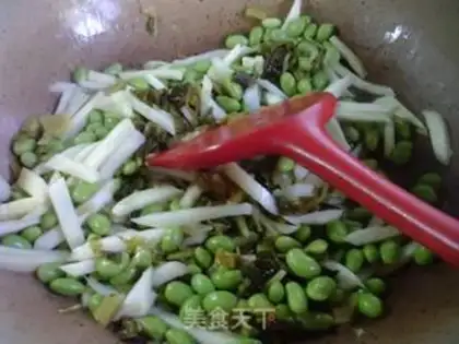 Make The pickles are white and fried beans step 7