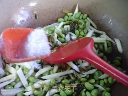 Make The pickles are white and fried beans step 9