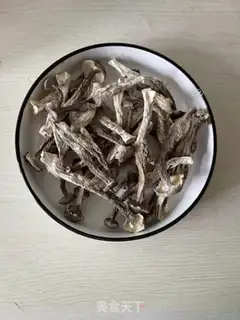 Make The deer mushrooms and the meat step 0