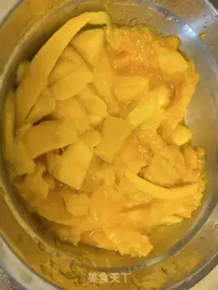 Make Mango yogurt step 1