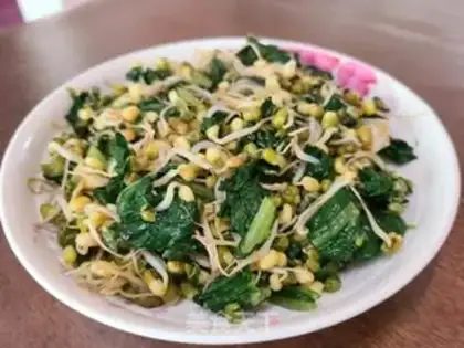 Make The green bean sprouts step 5