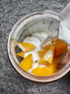 Make Mango banana shake step 3