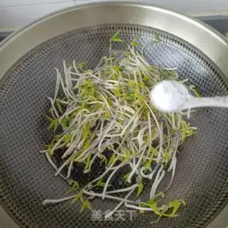 Make Scrambled bean sprouts step 10
