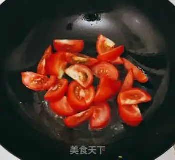 Make Tomato fried eggs step 1