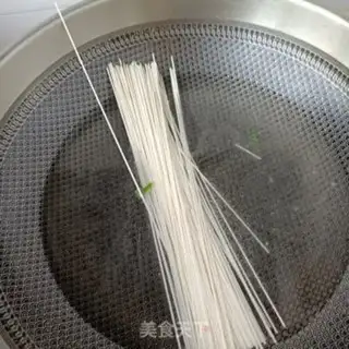 Make Peas chicken noodles step 2