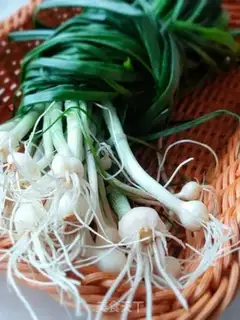 Make Little garlic eggcake step 1