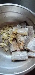 Make Fried Ribbon Fish step 2