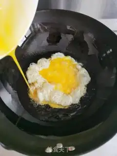 Make Tomato egg knife step 1